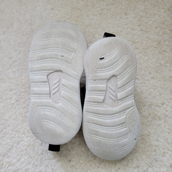 Lot of Nike light jacket and Adidas shoes - Picture 11 of 11